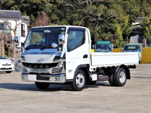 【車種は変更になる場合があります】　　　令和4年 積載2トン 全低床