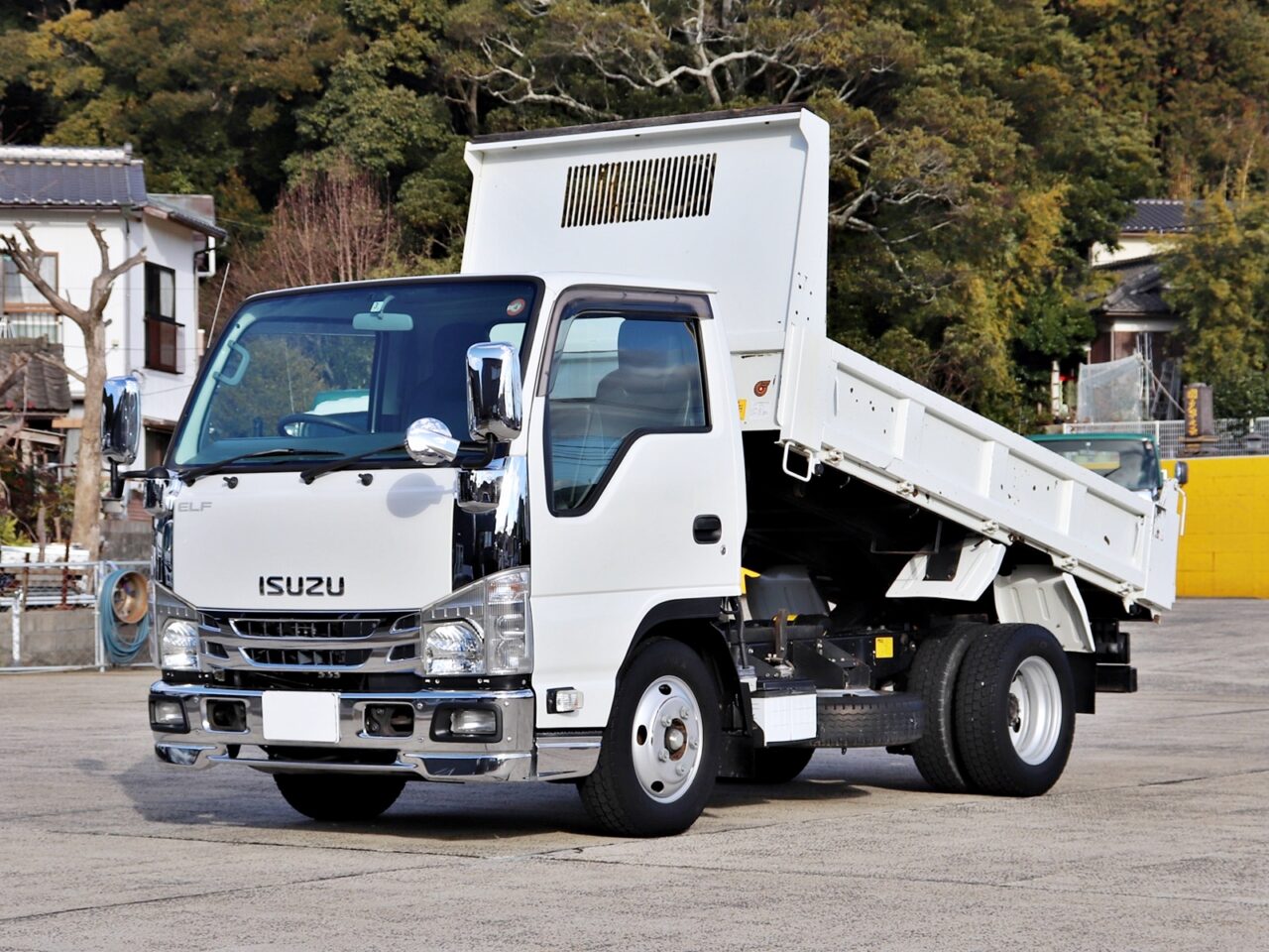 平成28年 積載3トン 4ナンバー 全低床　