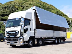 令和5年 低床四軸 ハイルーフ SAT 積載13.5トン フルハーフ