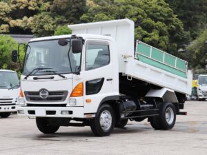 平成23年 ベット無 210PS 6FMT 積載3.6トン 電動コボレーン付 新明和