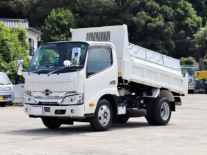 未使用車 全低床 積載3トン 6FMT 極東