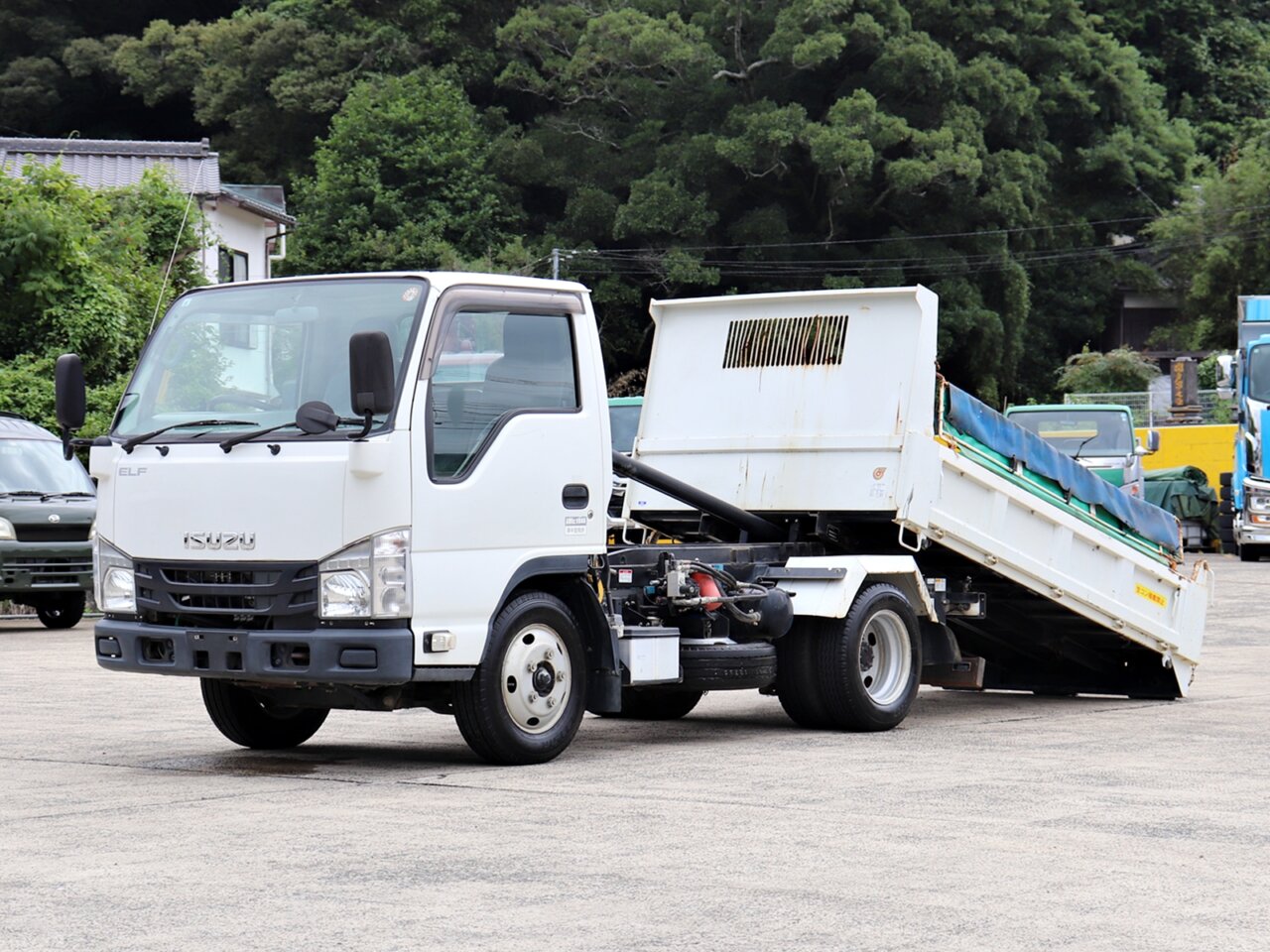 令和1年 全低床 6FMT 積載3トン 新明和 4ナンバー ローダーダンプ