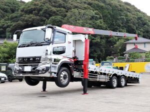 低床3軸 令和8年 新型 394PS AT 積載9.2トン 4段 ラジコン ウィンチ付 L7.6m