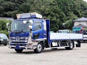 令和5年 ワイド AT 積載3.3トン リーフサス L6.2m ヤハタボデー