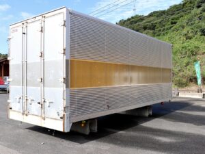 4トン バン 外寸 L628×W241×H267 カギ有り