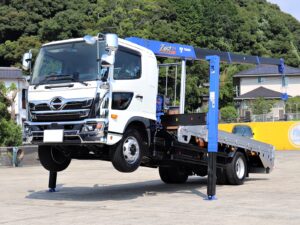 令和6年 標準幅 積載7.6トン 4段 ラジコン L5.5m 未使用車